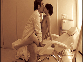 個人経営の院長から入手！触診されてビクンビクン震わす人妻 内科盗撮4時間ベスト　サンプル画像17